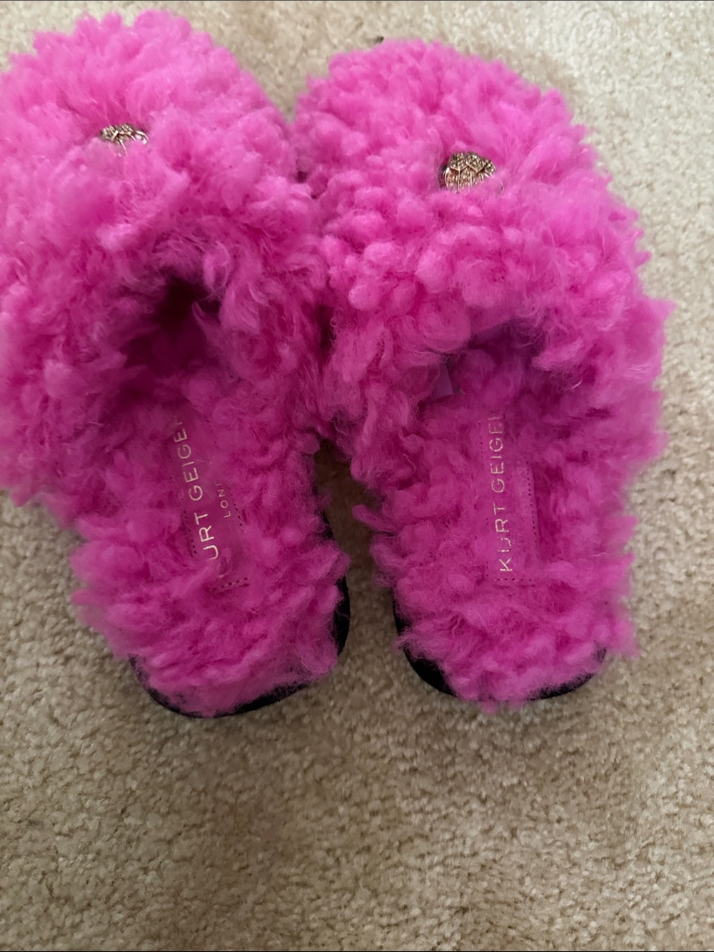 Kurt Geiger Hot Pink Fuzzy Slippers with Gold Eagle Accent. Size 40. New other - Picture 8 of 13